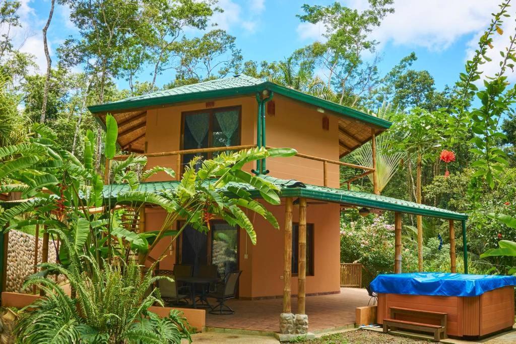 Manoas Bed and Breakfast Uvita Exterior foto