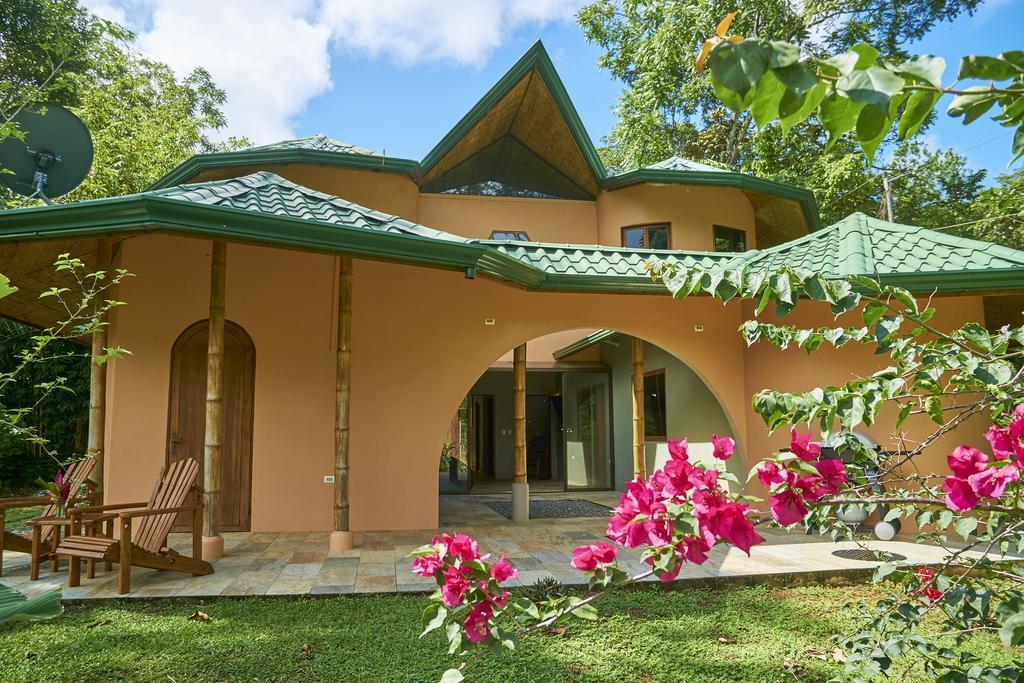 Manoas Bed and Breakfast Uvita Exterior foto